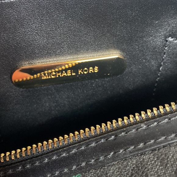 Micheal Kors Hayes large duffle black and red Roses - Picture 5 of 12